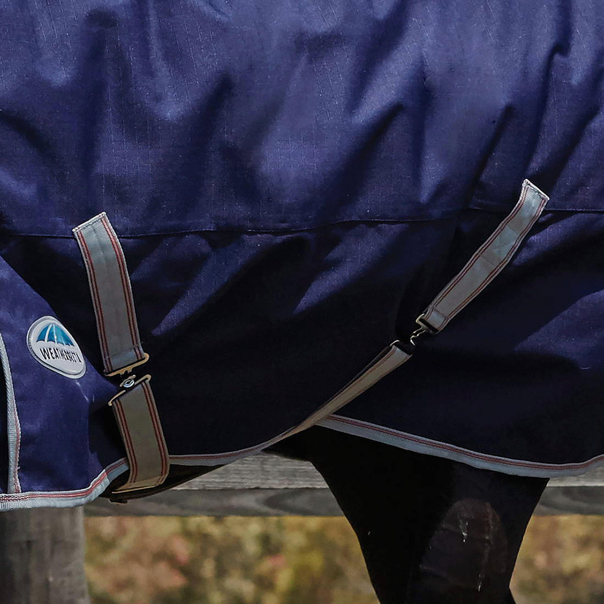 ComFiTec Essential 220g Medium Weight Combo Neck Turnout Rug Navy/Silver/Red