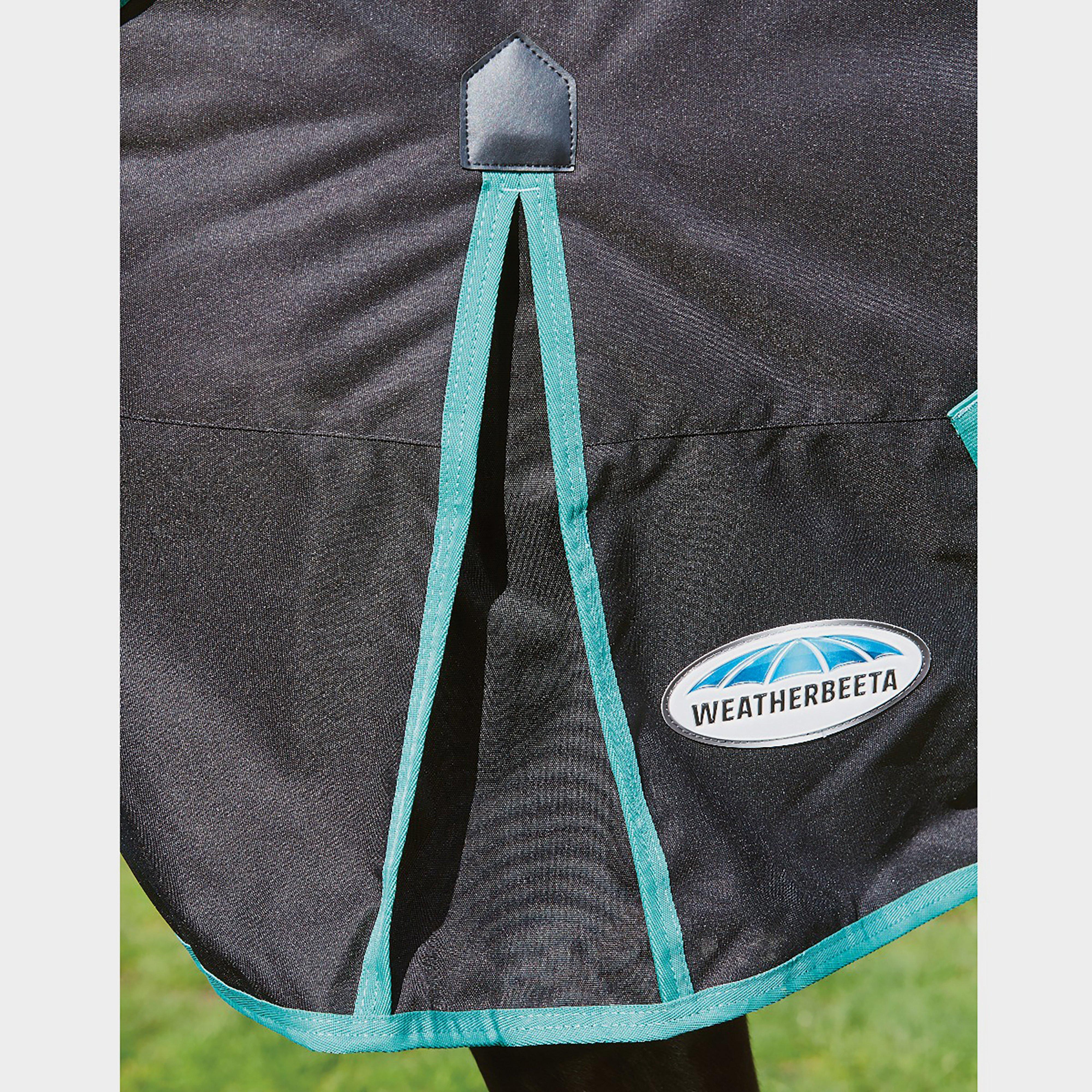 Green-Tec 900D 220g Medium Weight Detach-A-Neck Turnout Rug Black/Bottle Green