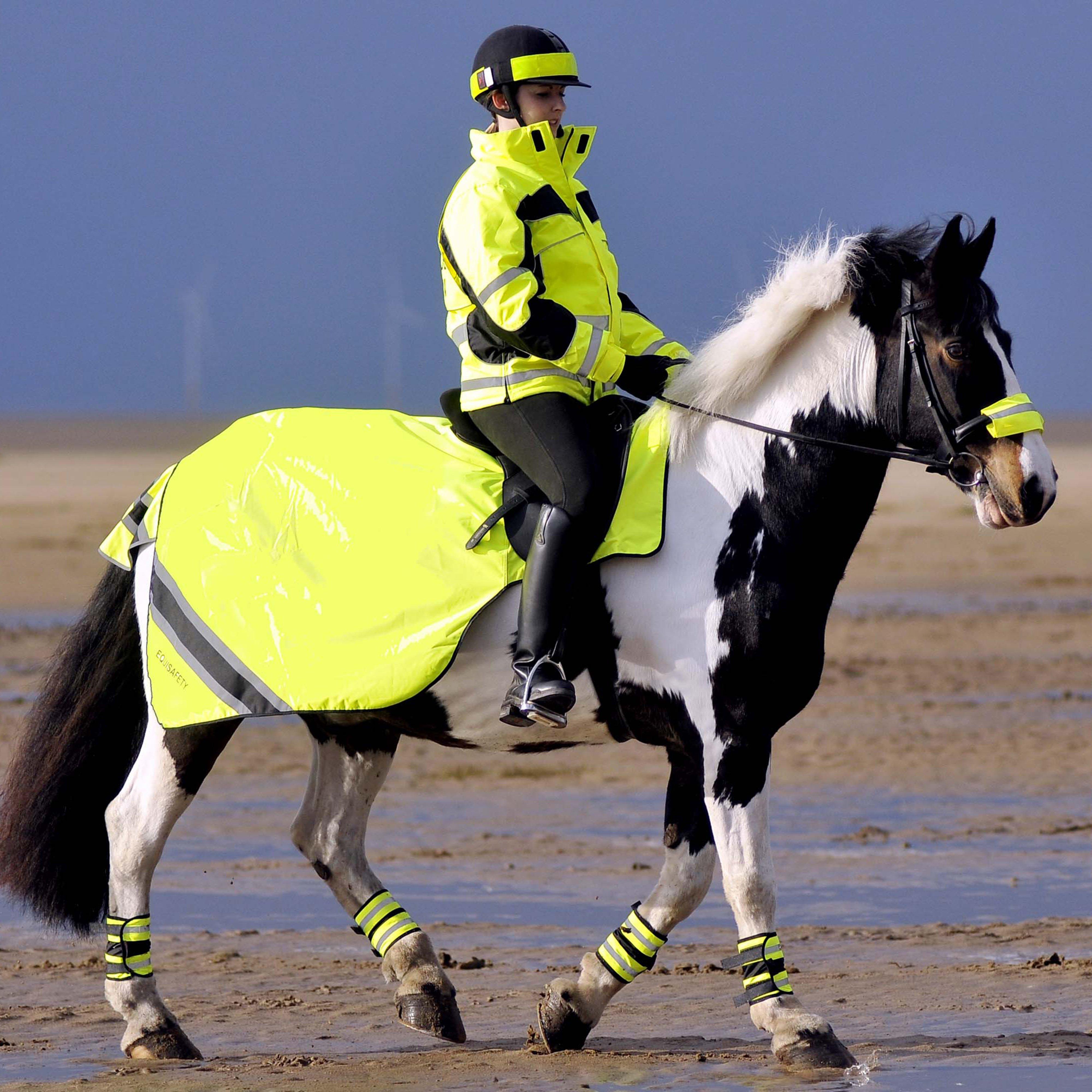 Winter Wrap Around Rug Yellow