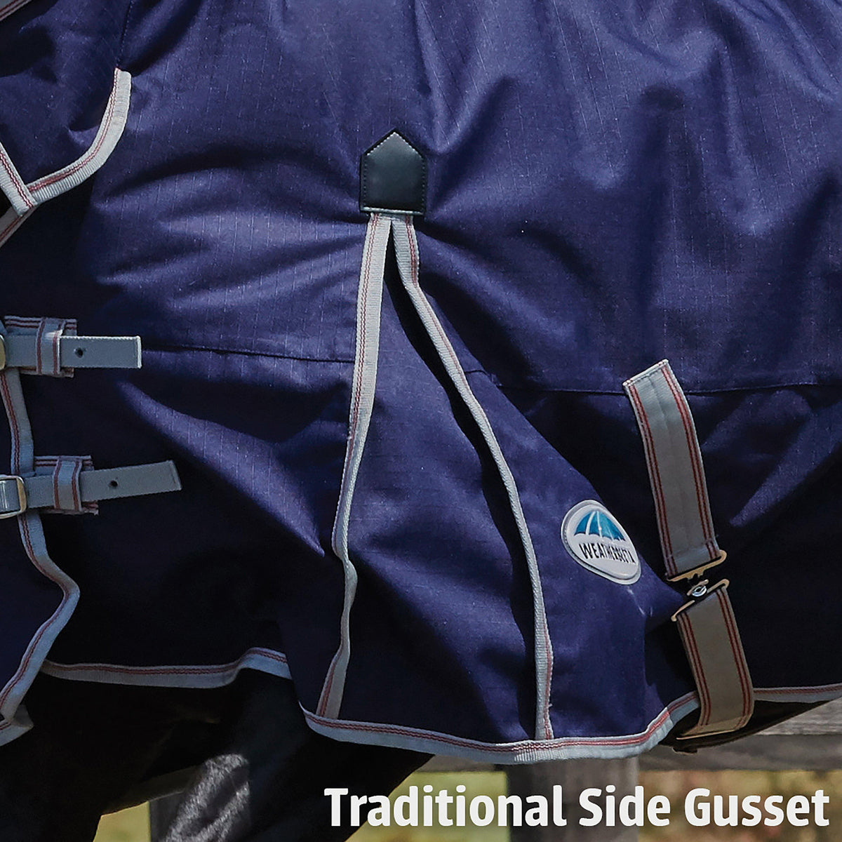 ComFiTec Essential 50g Lightweight Standard Neck Turnout Rug Navy/Silver/Red