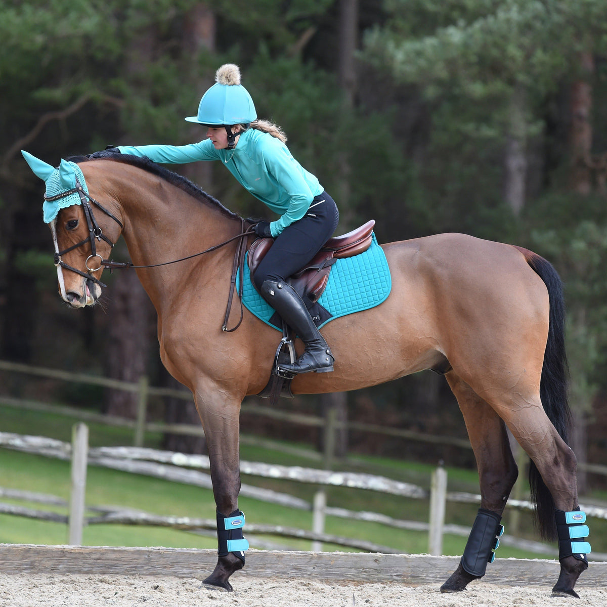 Single Lock Brushing Boots Black/Turquoise