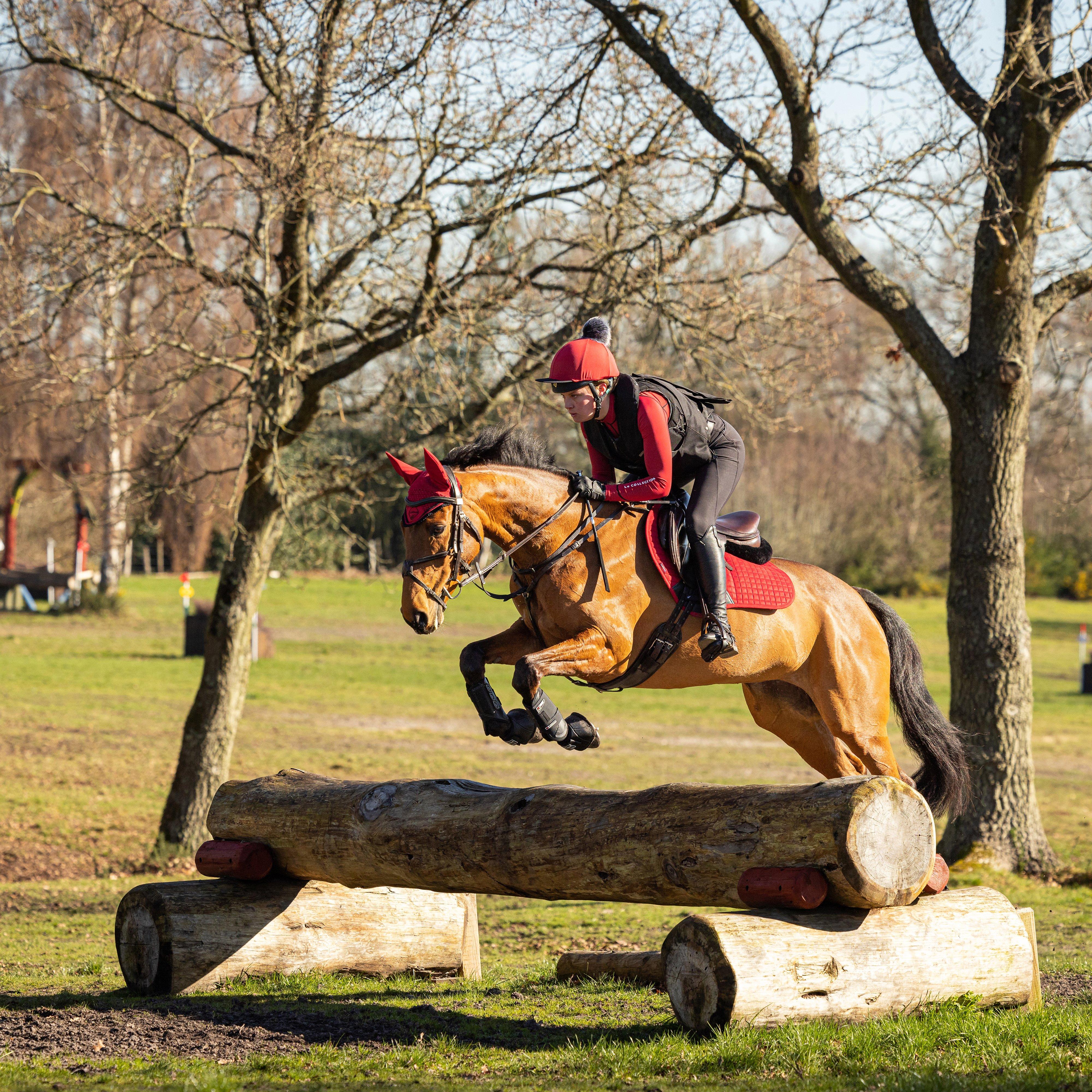 Suede Close Contact Square Chilli