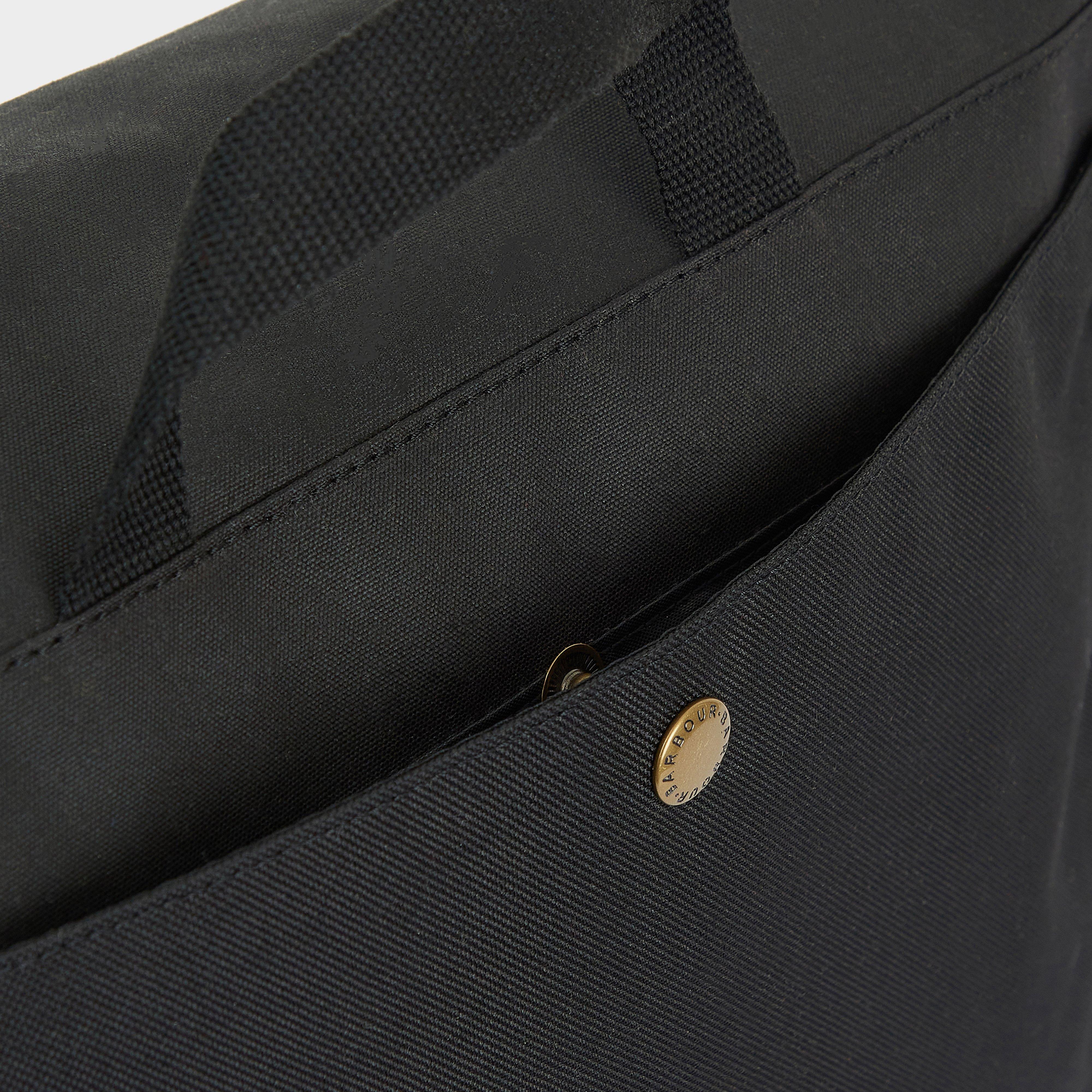 Essential Wax Messenger Bag Black