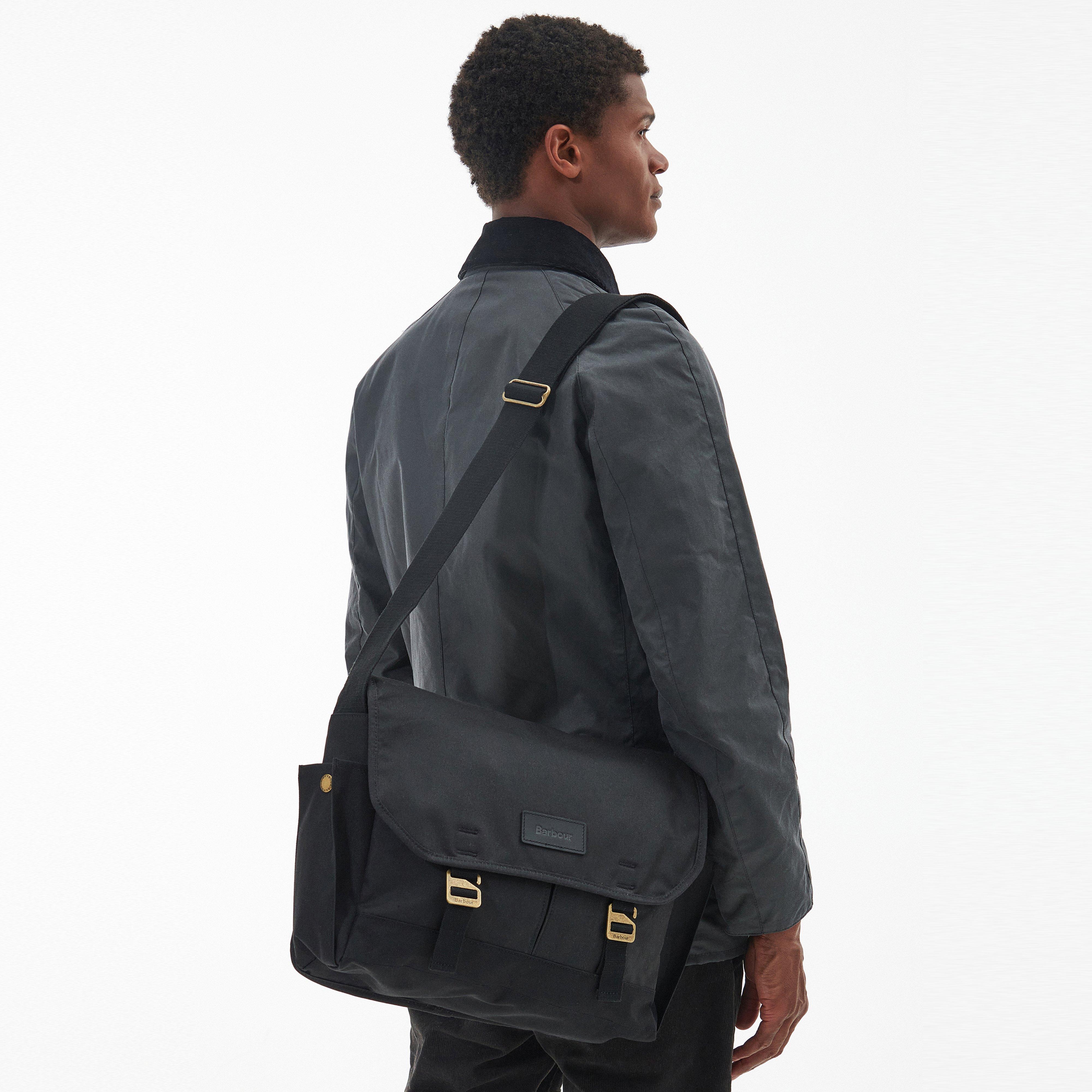Essential Wax Messenger Bag Black