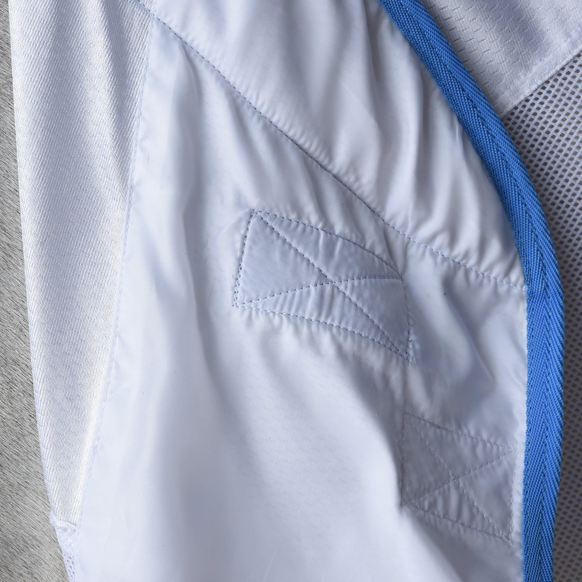 Air-Tec Standard Neck Cooler White/Blue