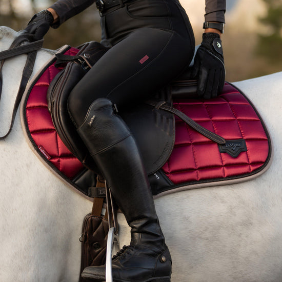 Loire Classic Close Contact Square Saddle Pad Ember