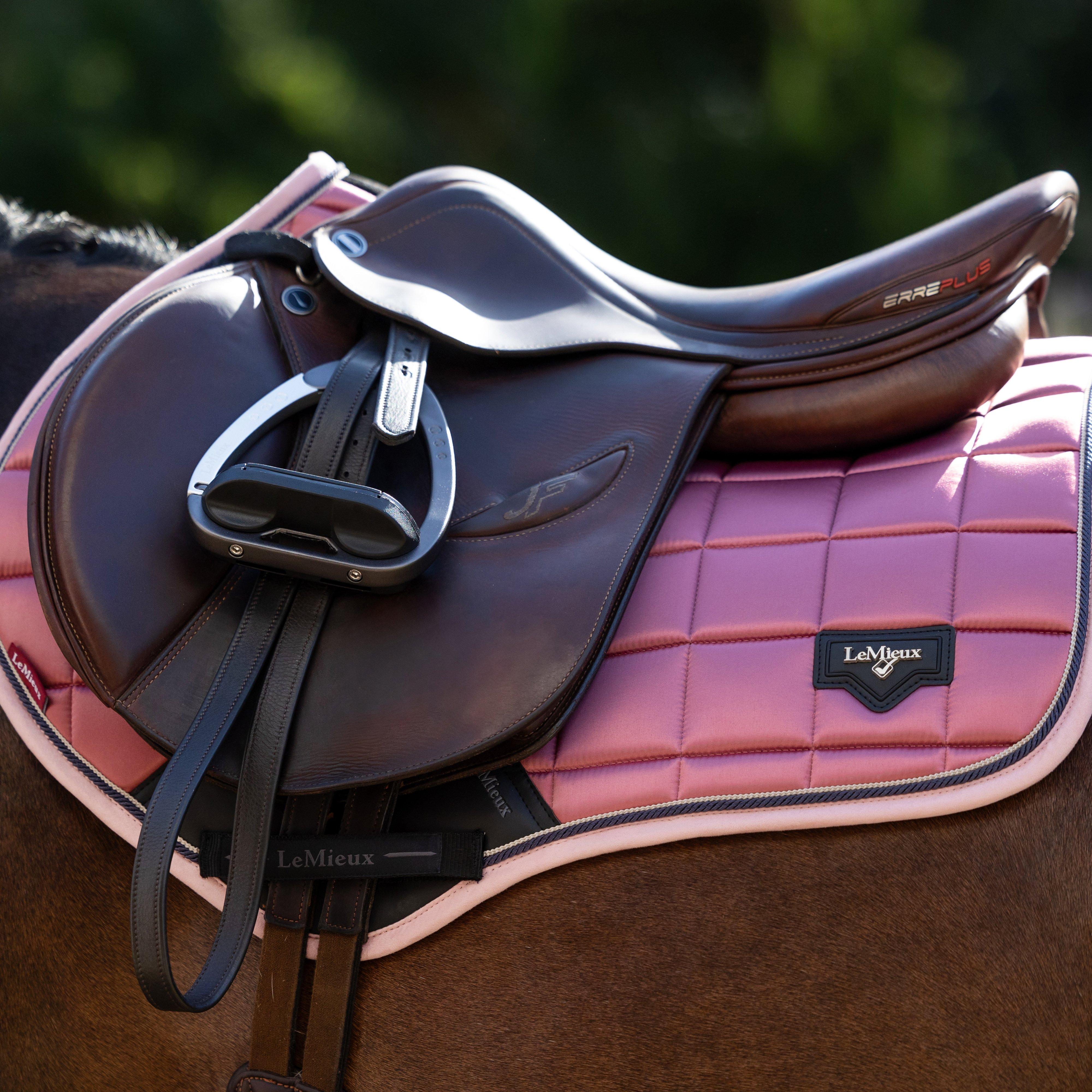 Loire Classic Close Contact Saddle Pad Peony