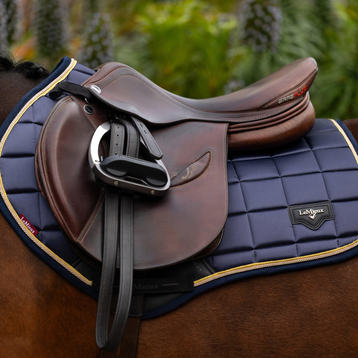 Loire Classic Close Contact Saddle Pad Dusk Blue