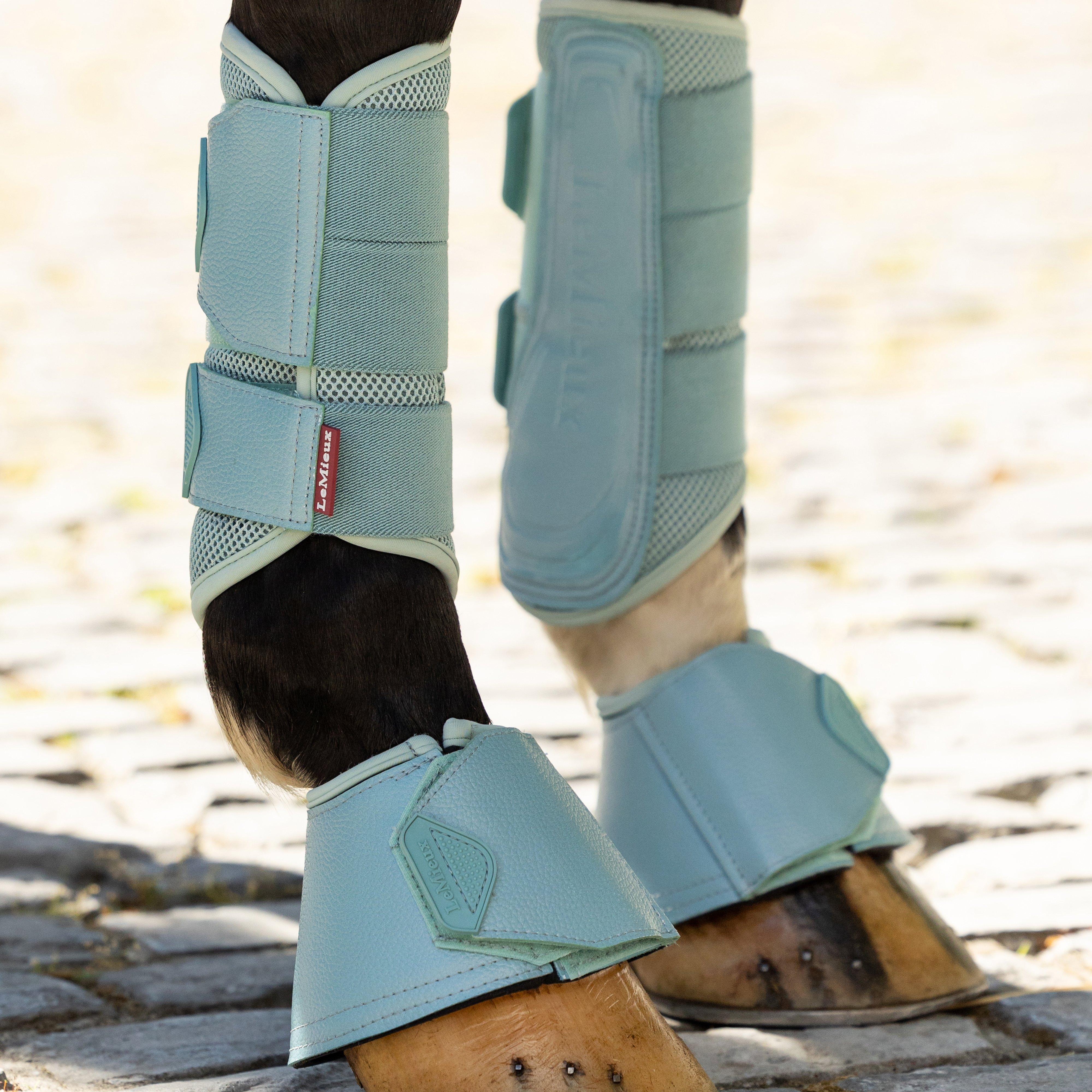 Arika Mesh Brushing Boots Aqua