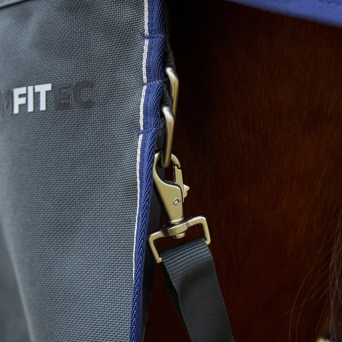 ComFiTec Ultra Detach-A-Neck 100g Medium/Light Weight Turnout Rug Charcoal