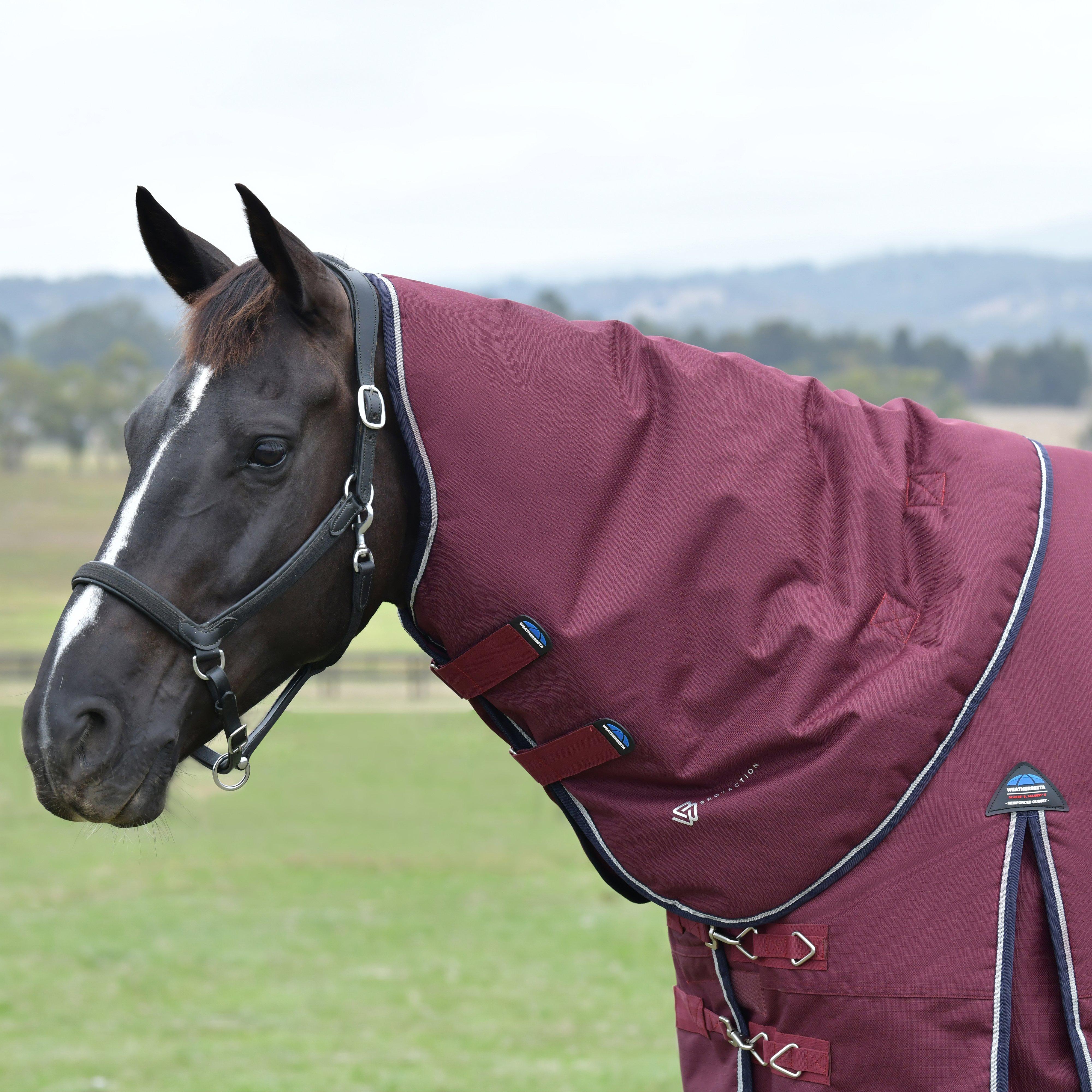ComFiTec Essential Detach-A-Neck 220g Turnout Rug Burgundy