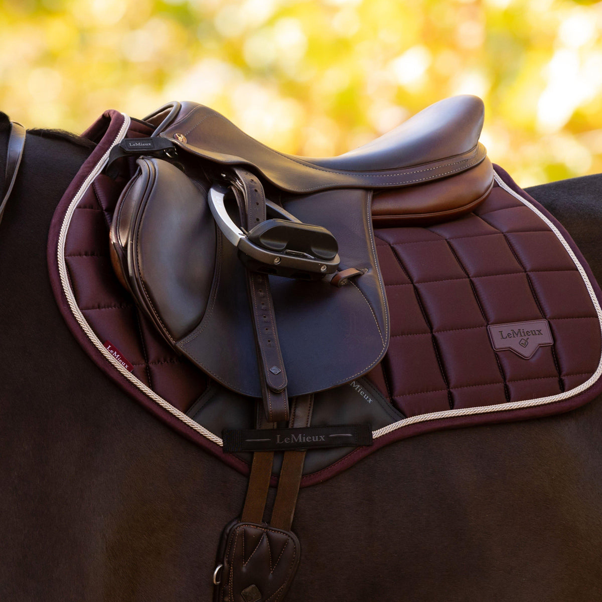 Loire Close Contact Saddle Pad Damson