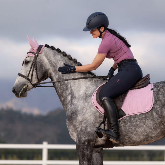 Essence Close Contact Square Saddle Pad Fondant