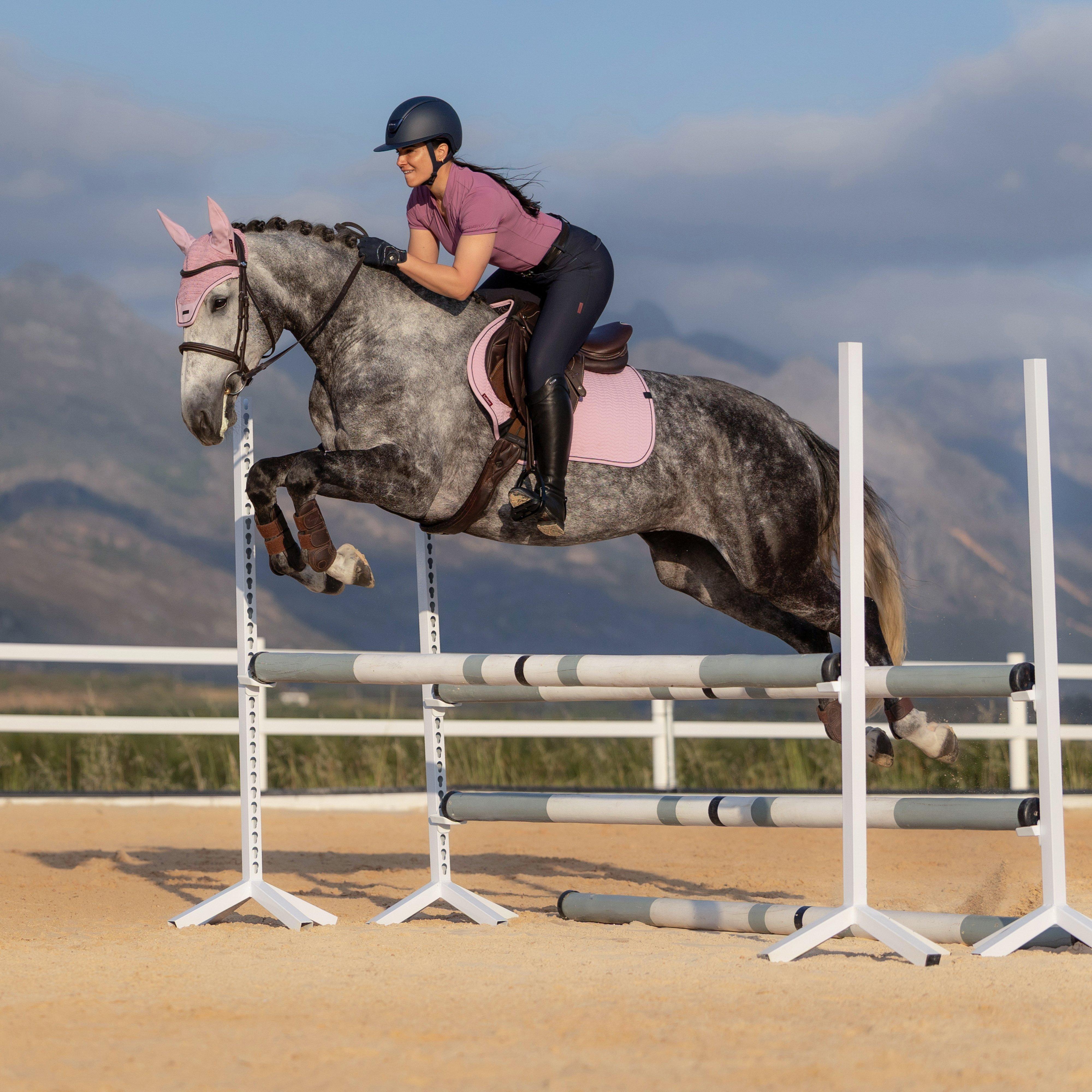 Essence Close Contact Square Saddle Pad Fondant