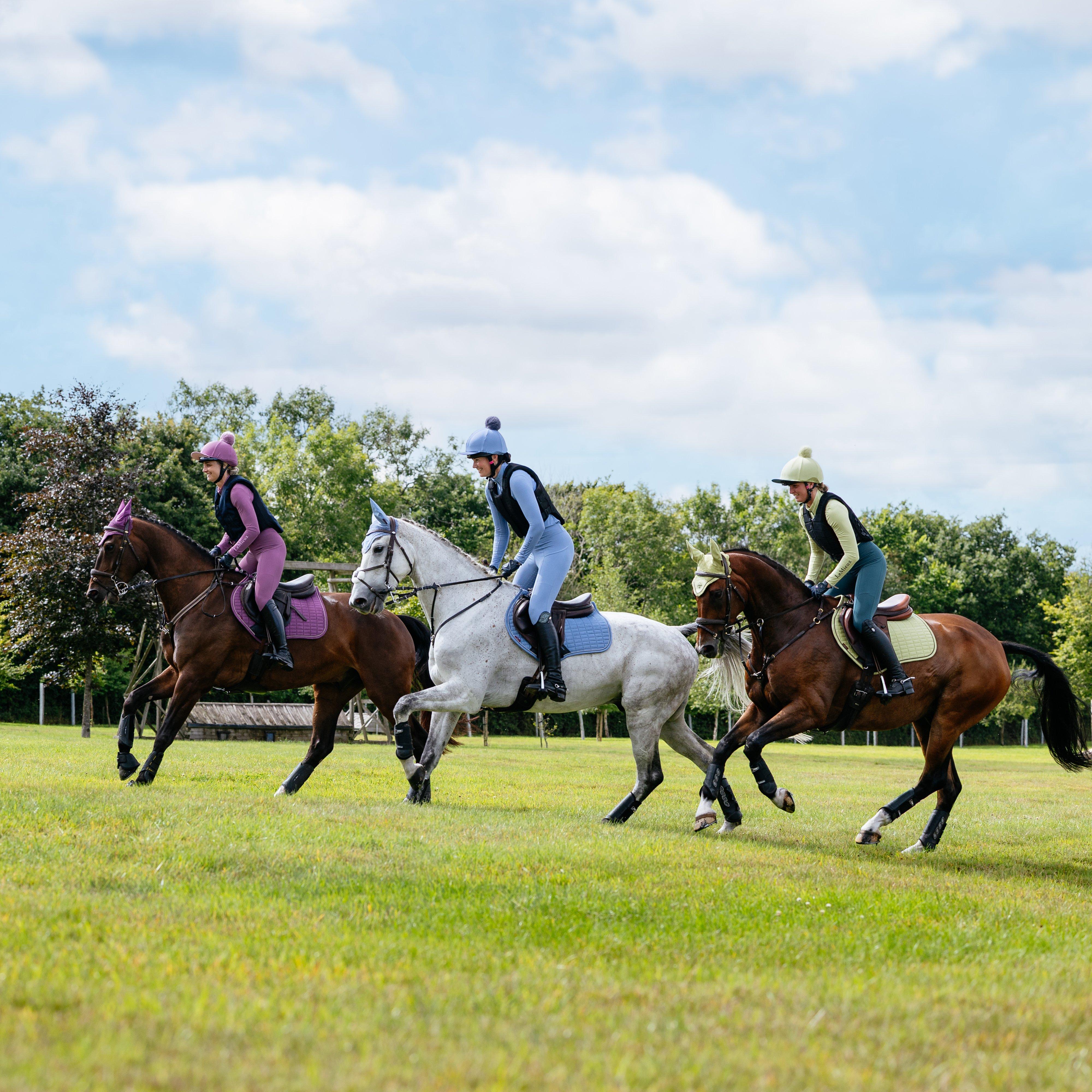 Suede Close Contact Saddle Pad Macaron