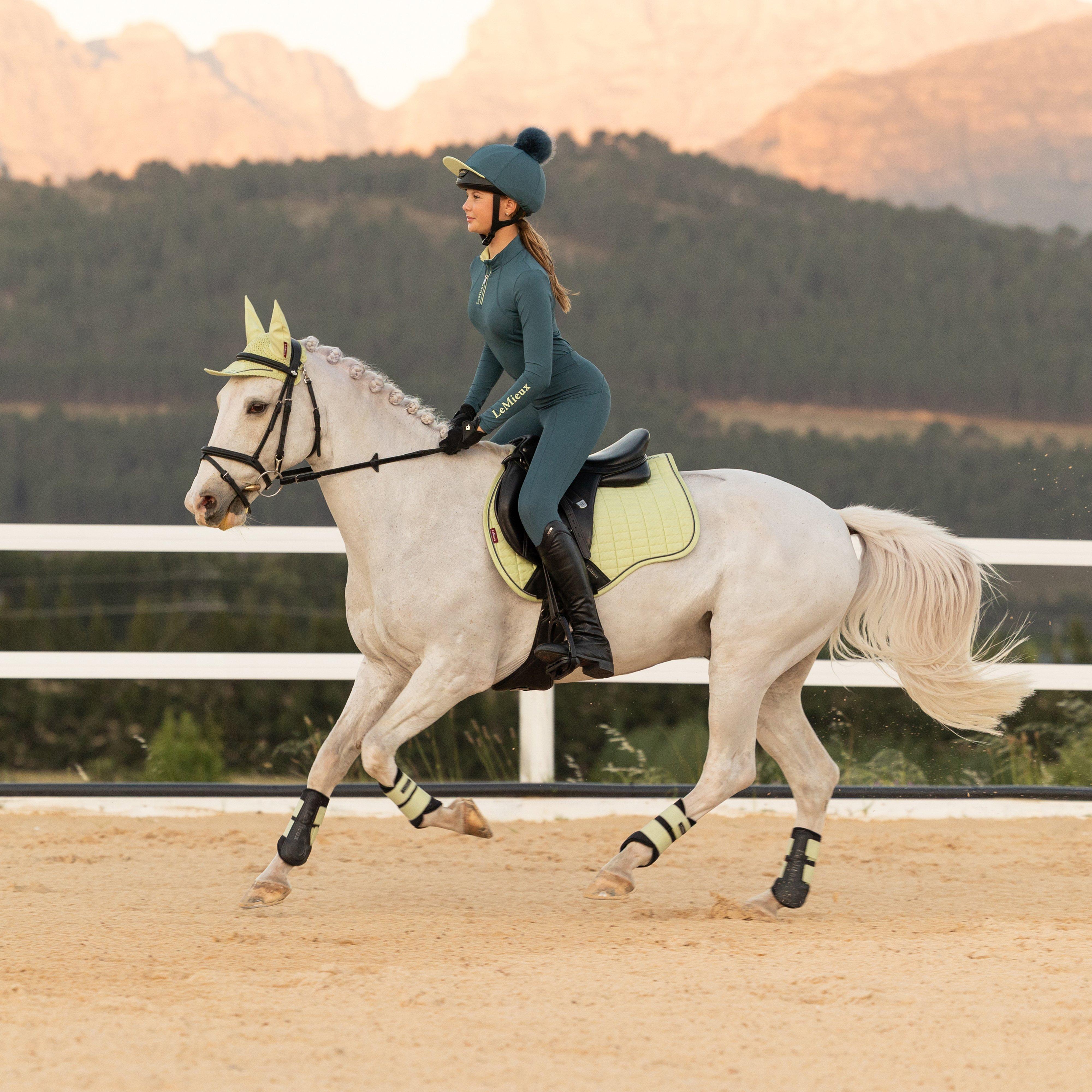 Suede GP Saddle Pad Macaron