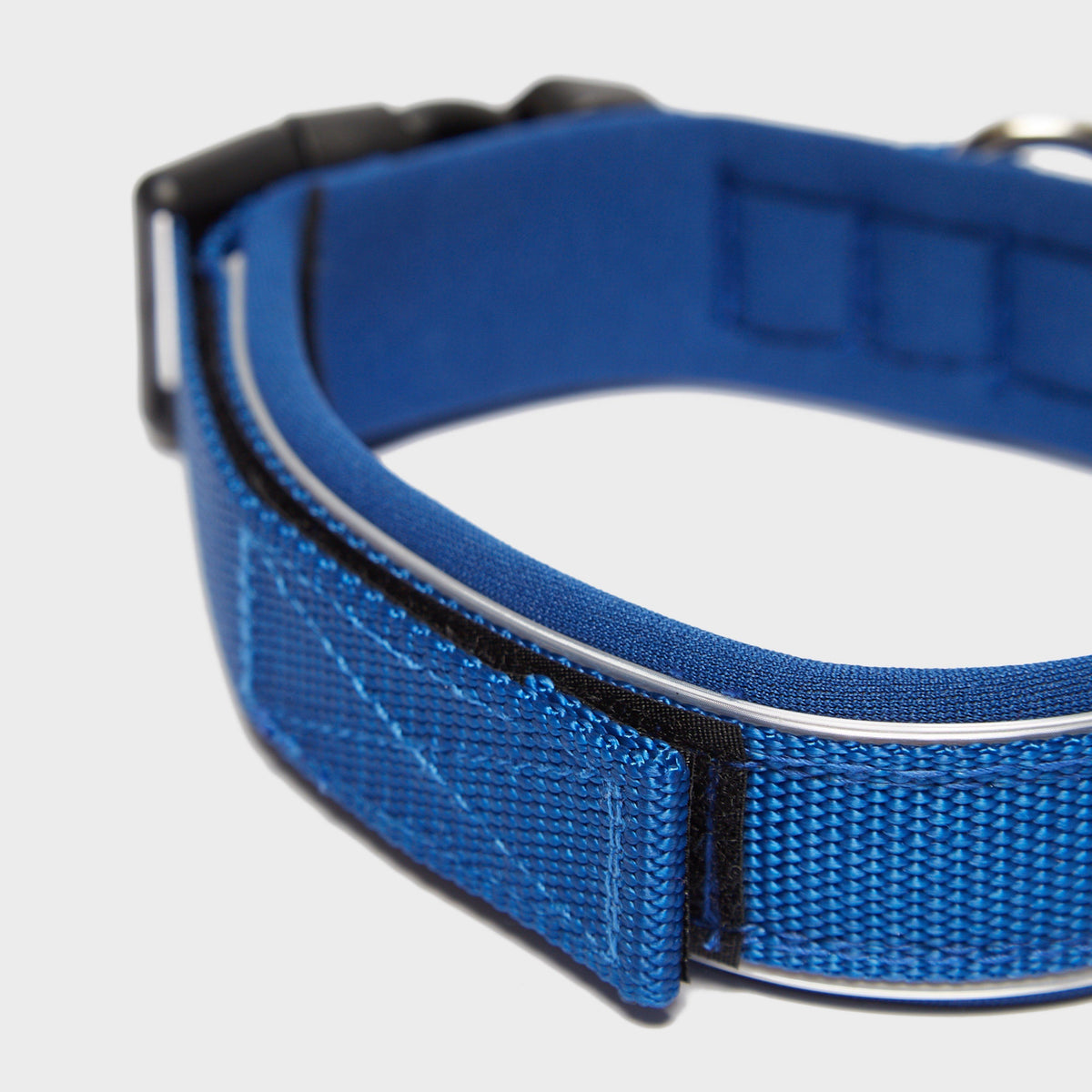 Classic Neo Dog Collar Blue Medium