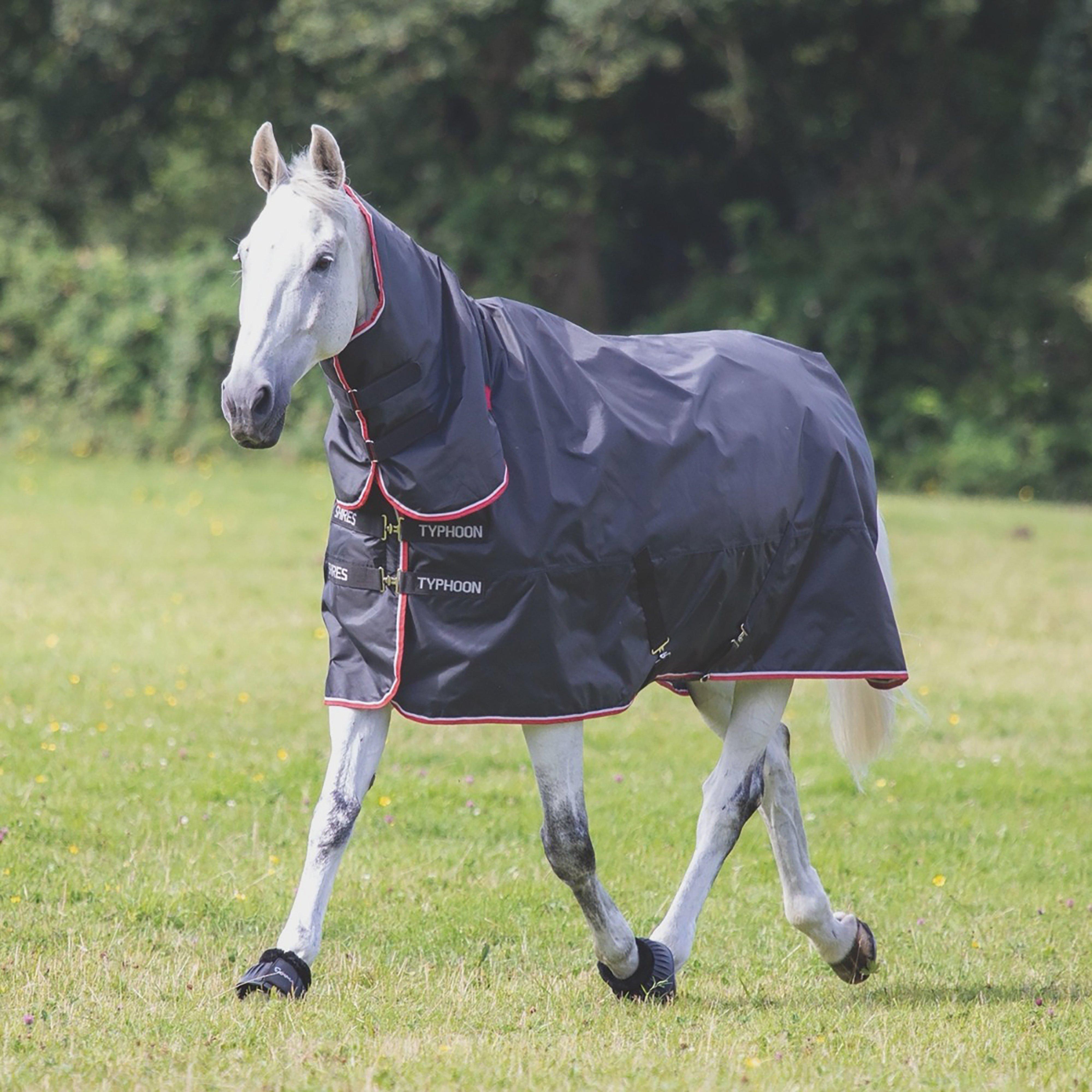 Typhoon 200g Combo Neck Turnout Rug Black 7'0"