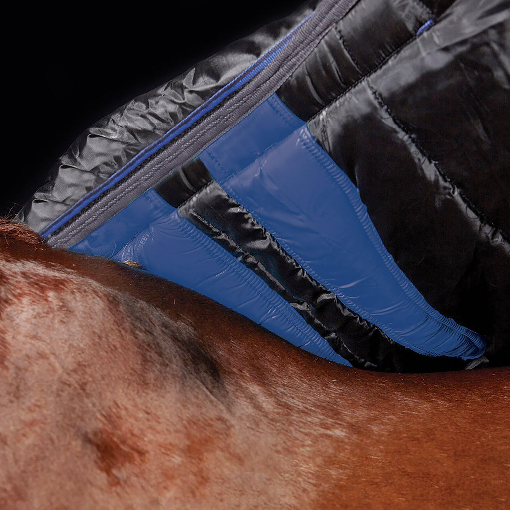 ComFiTec Therapy-Tec Channel Quilt 220g Medium Weight Detach-A-Neck Stable Rug Black/Red/Silver