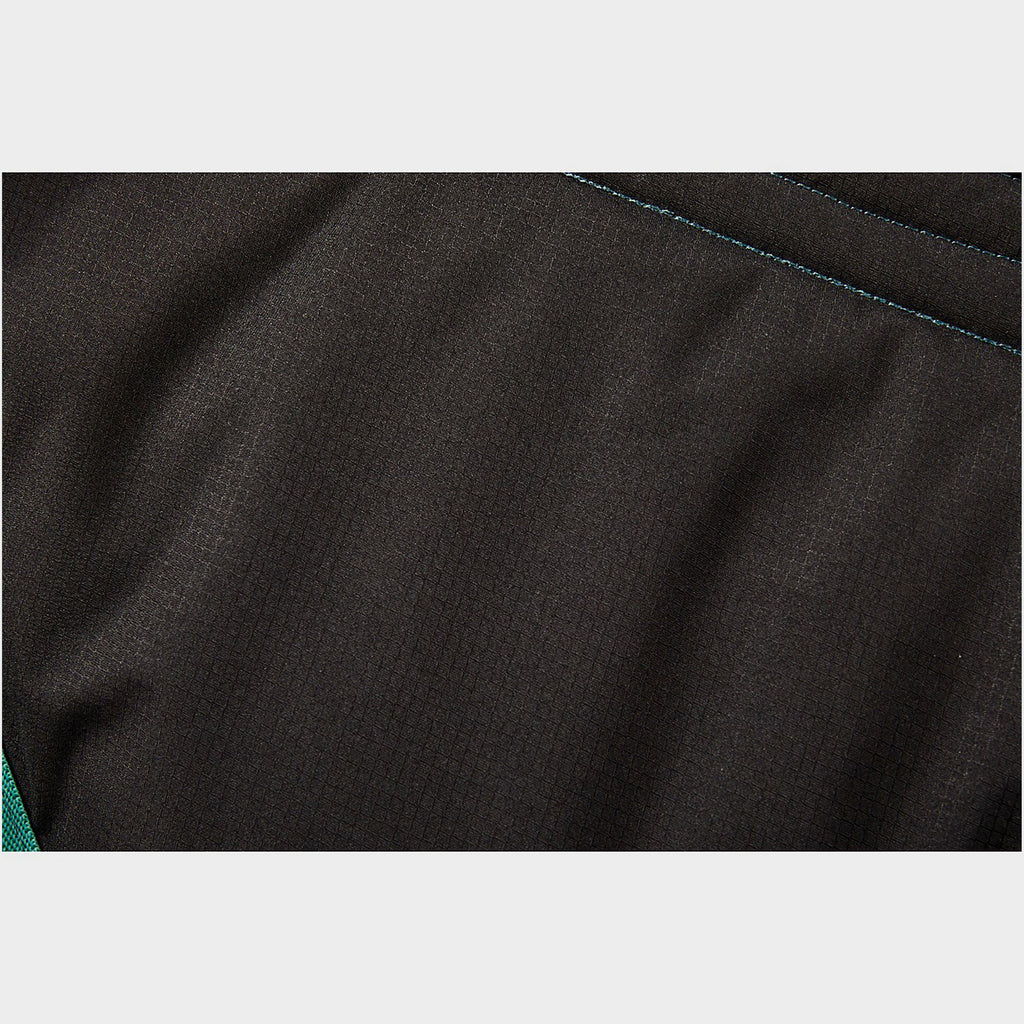 Green-Tec 900D 220g Medium Weight Detach-A-Neck Turnout Rug Black/Bottle Green