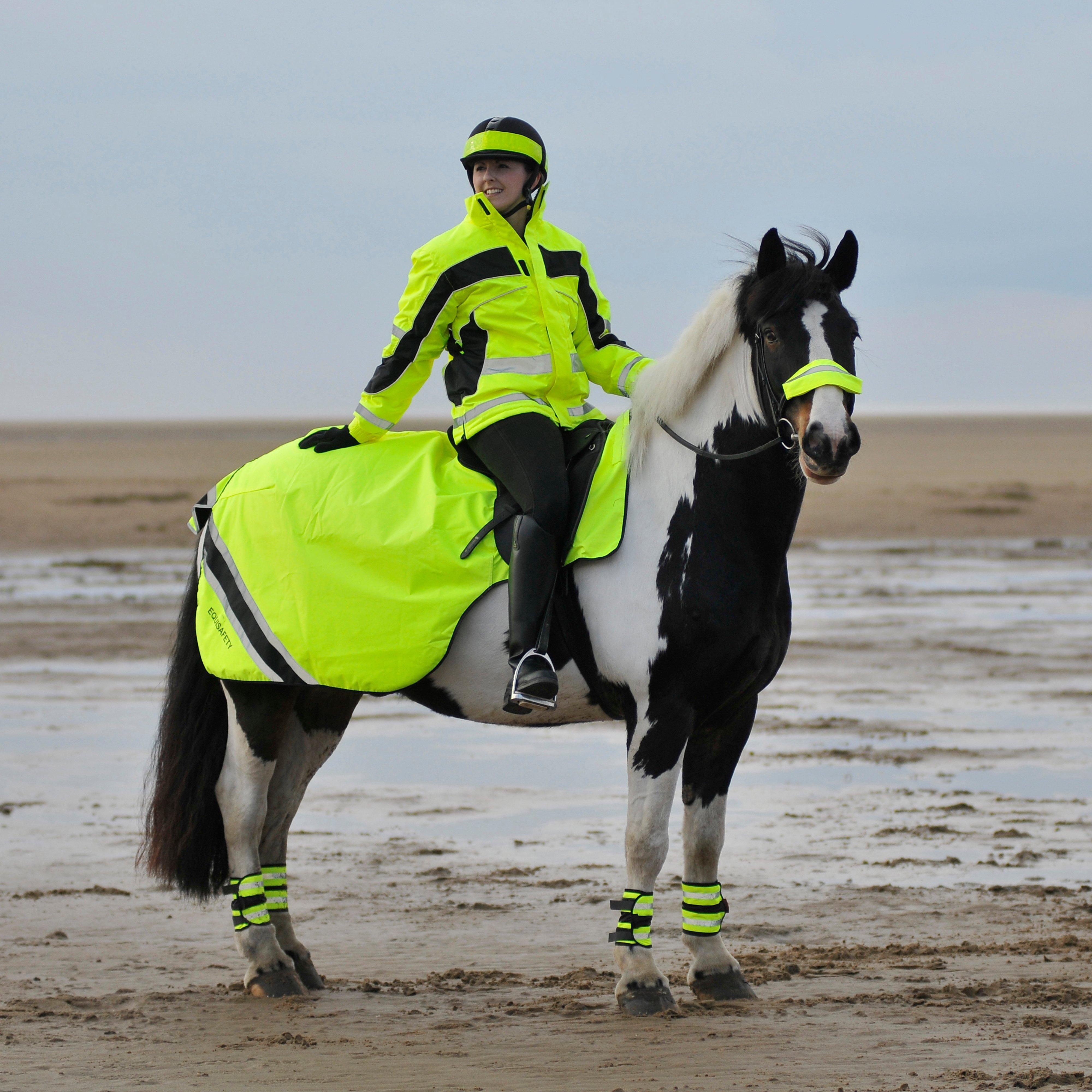 Winter Wrap Around Rug Yellow