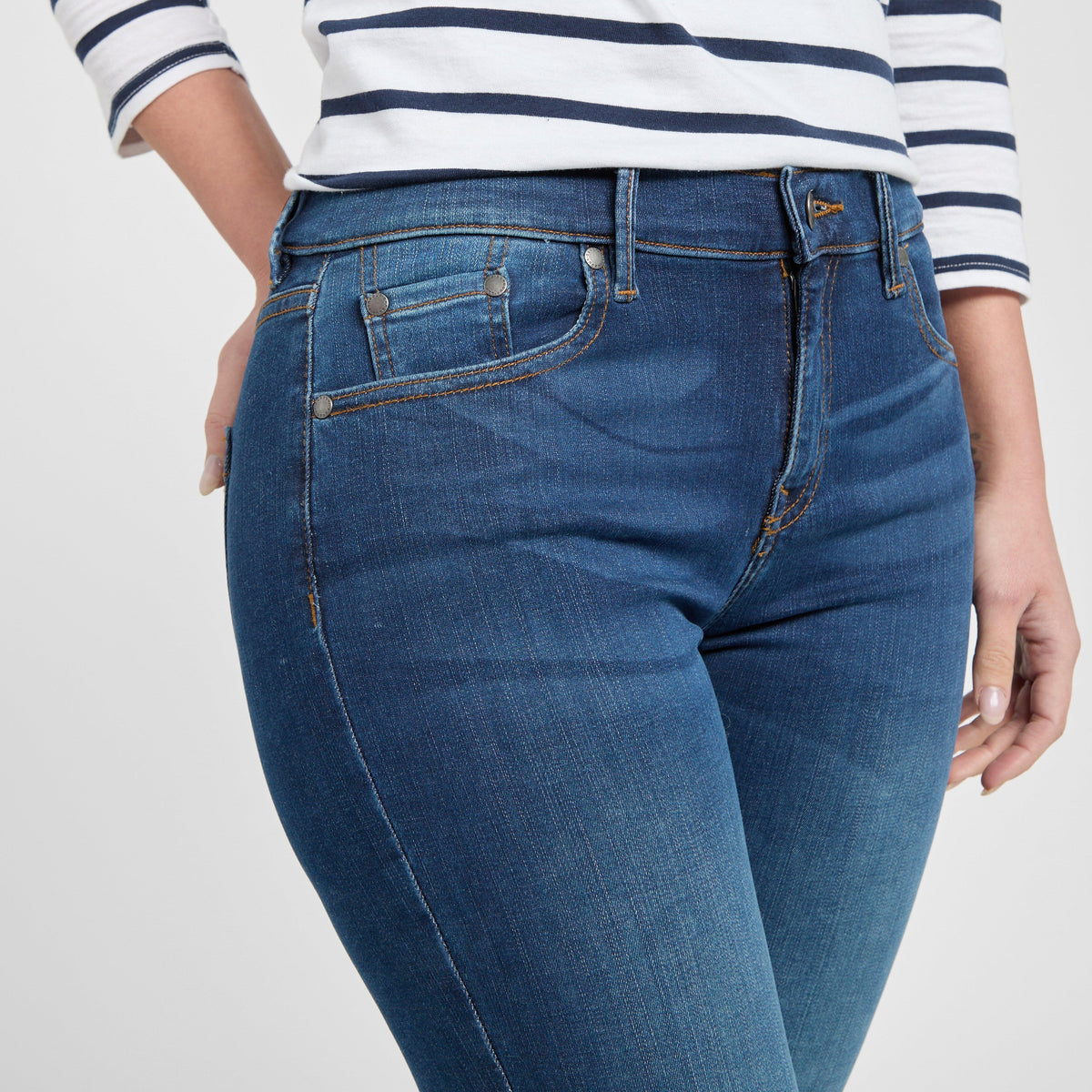 Womens Essential Slim Jeans Worn Blue