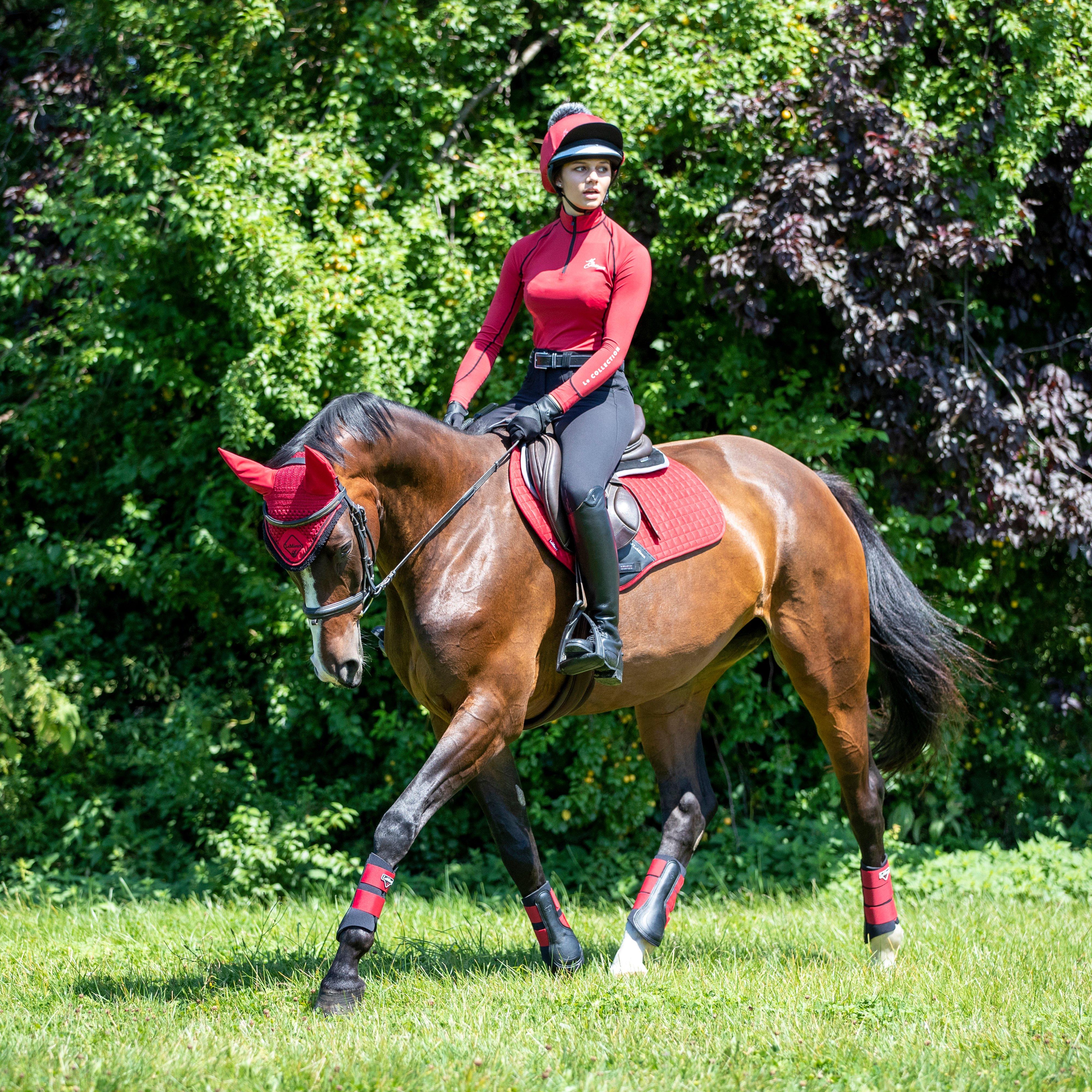 Suede Close Contact Square Chilli