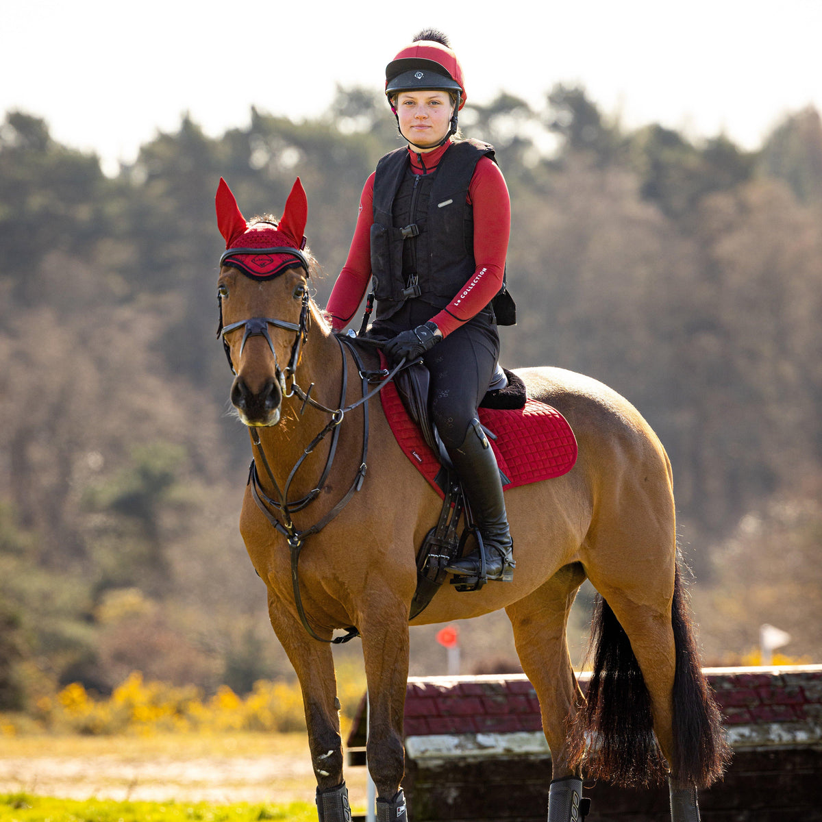 Suede Close Contact Square Chilli