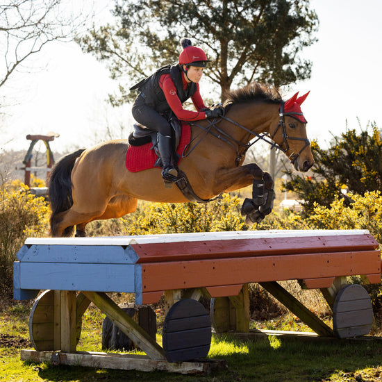 Suede Close Contact Square Chilli