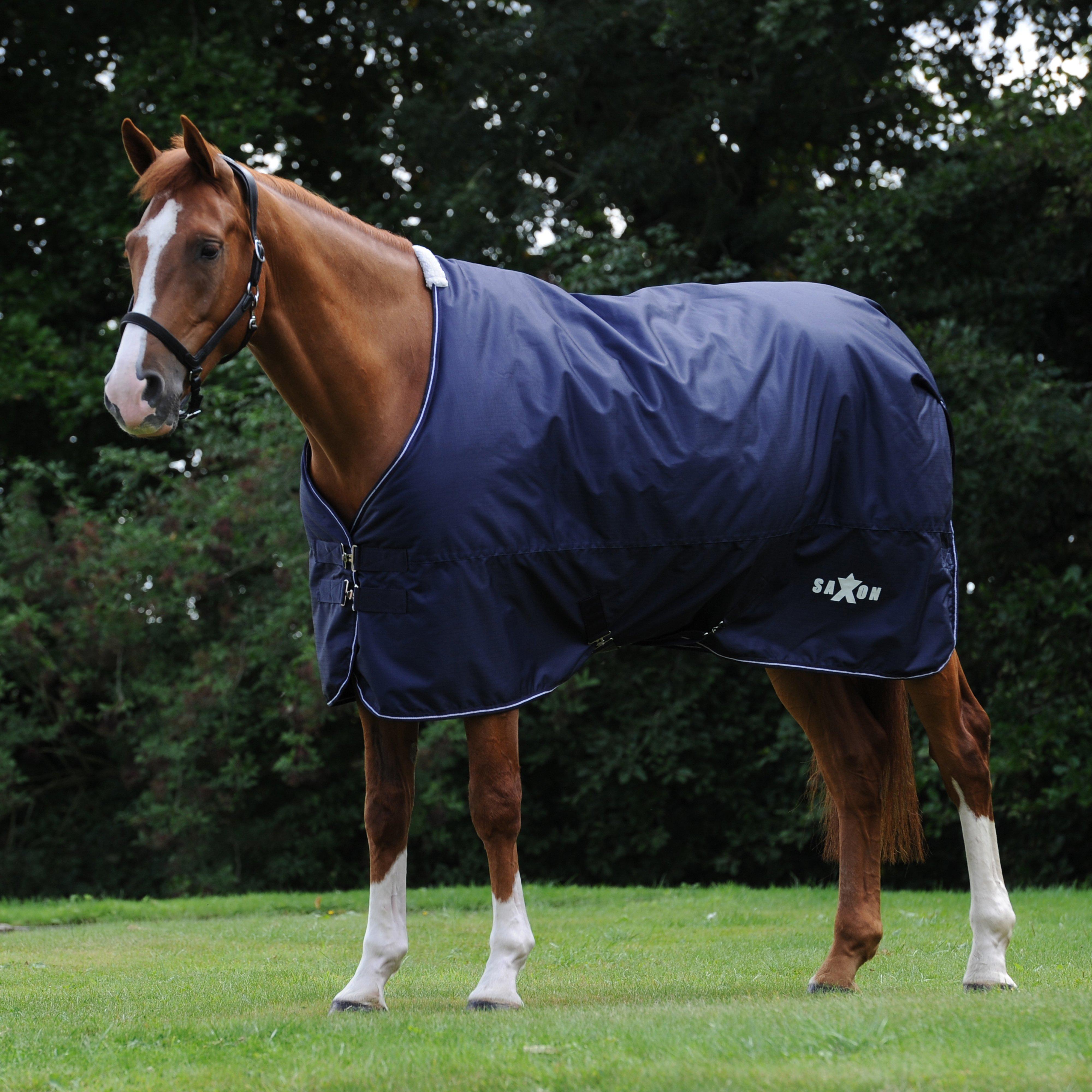 Defiant 600D 200g Medium Weight Standard Neck Turnout Rug Navy