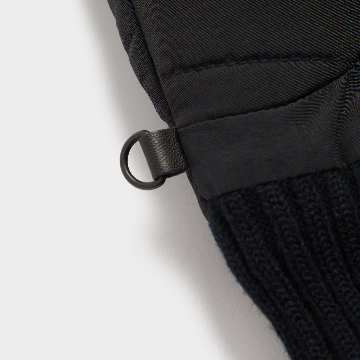 Banff Quilted Gloves Black