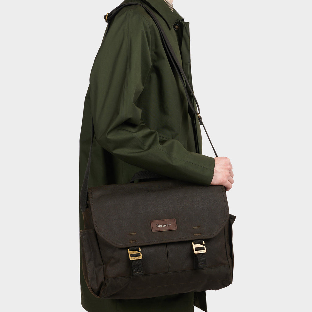 Essential Wax Messenger Bag Olive