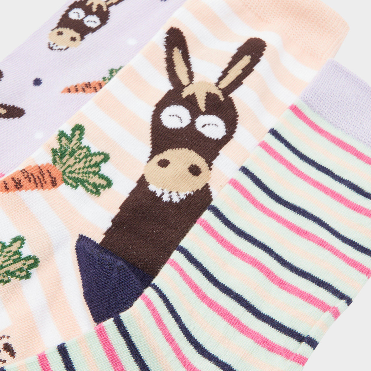 Wild Feet Women's 3 Pack Fashion Socks Purple Donkey