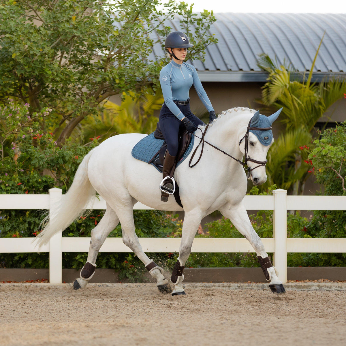 Loire Classic Close Contact Saddle Pad Ice Blue