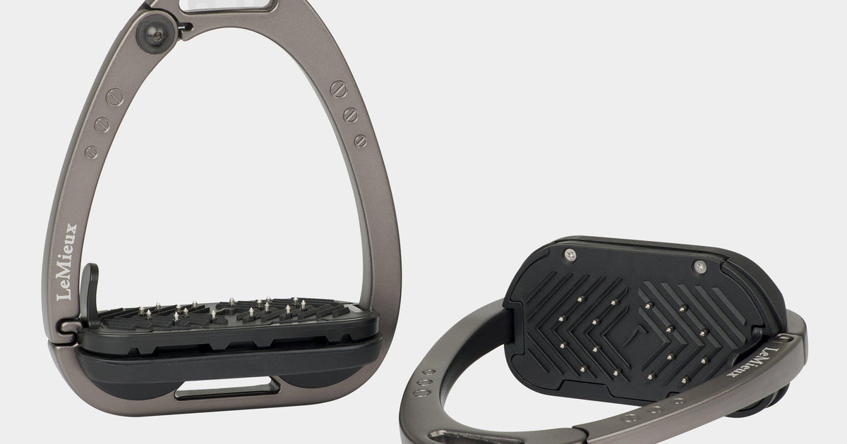 LeMieux Vector Balance Stirrup Carbon – Naylors