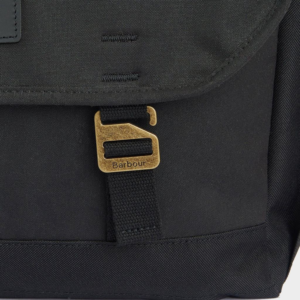 Essential Wax Messenger Bag Black