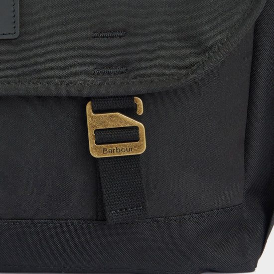 Essential Wax Messenger Bag Black