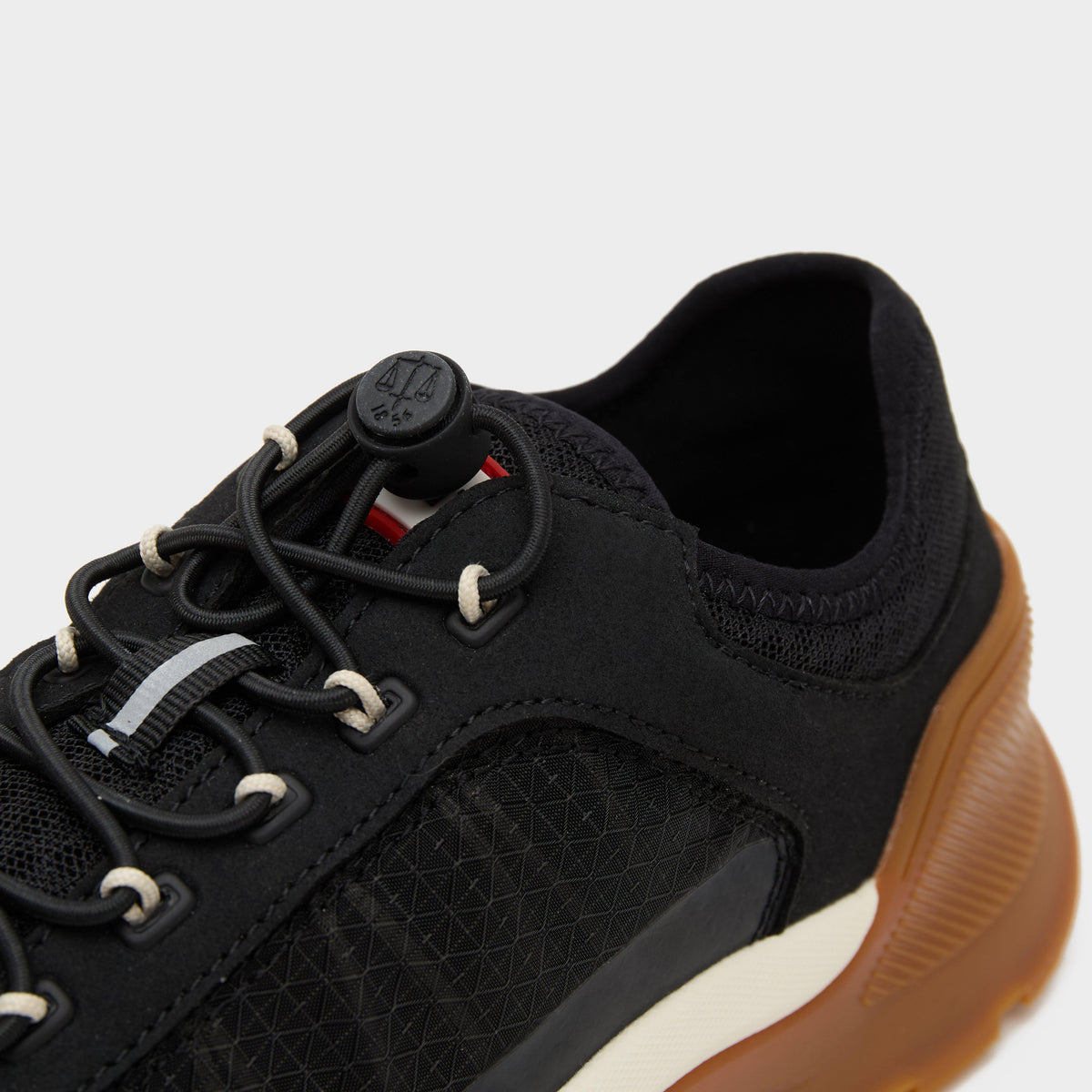 Womens Travel Trainer Black/Shaded White/Gum