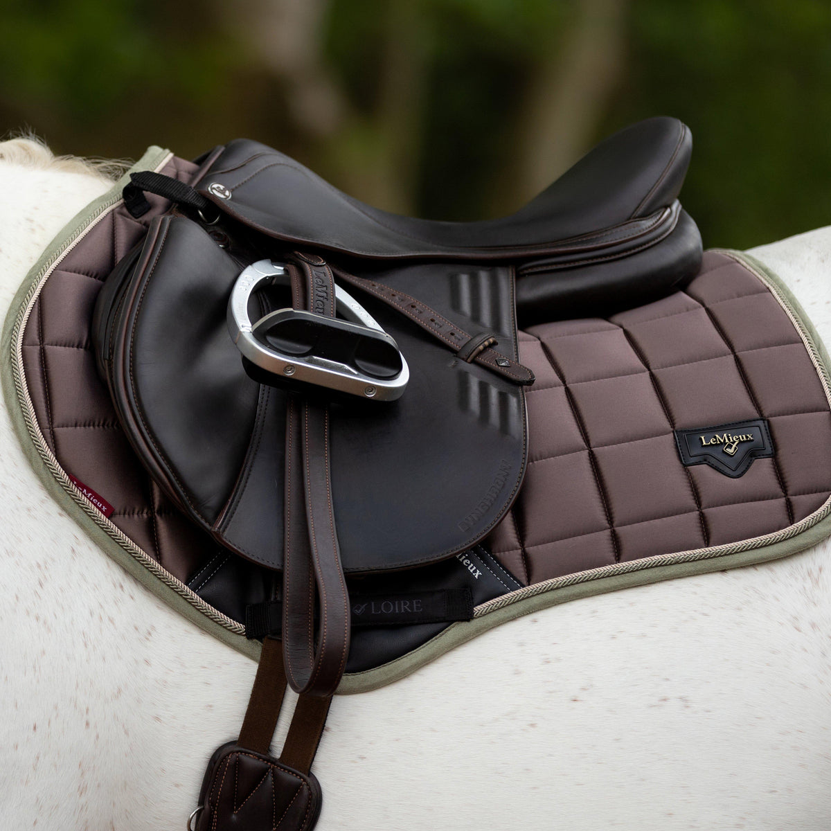 Loire Classic Close Contact Saddle Pad Walnut