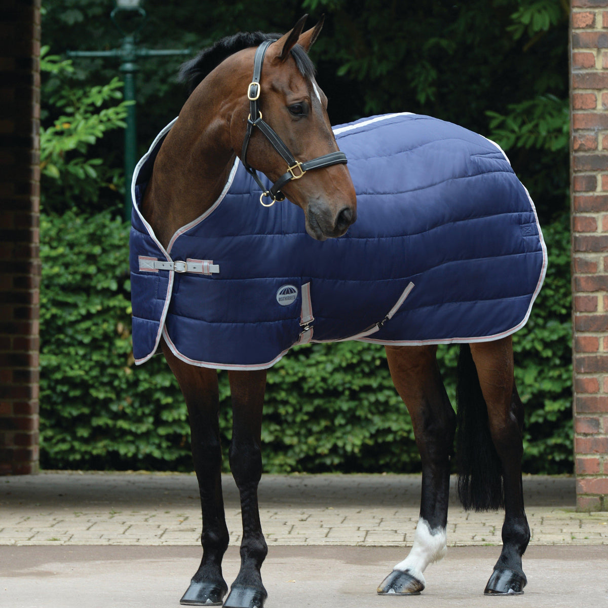 ComFiTec 210D Channel Quilt 250g Medium Weight Standard Neck Stable Rug Navy/Silver/Red