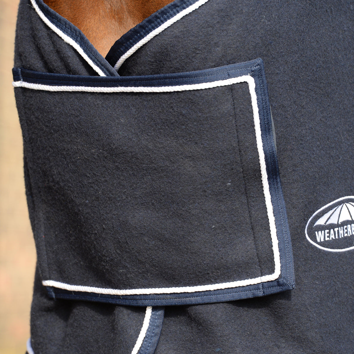 Standard Neck Wool Show Sheet With Chest Panel Navy/White