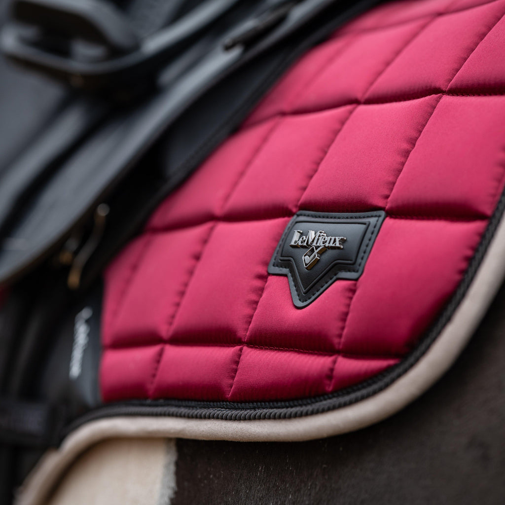 Loire Classic Close Contact Square Saddle Pad Ember
