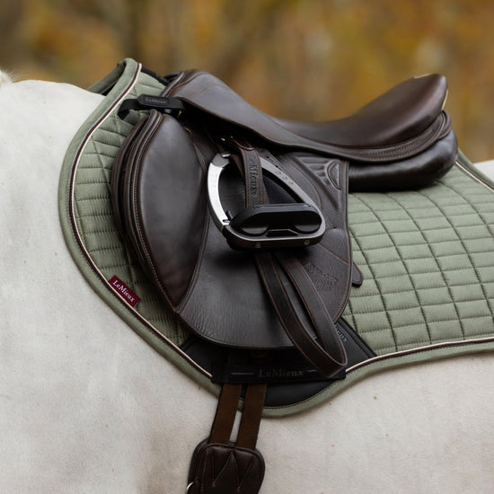 Suede Close Contact Saddle Pad Rosemary