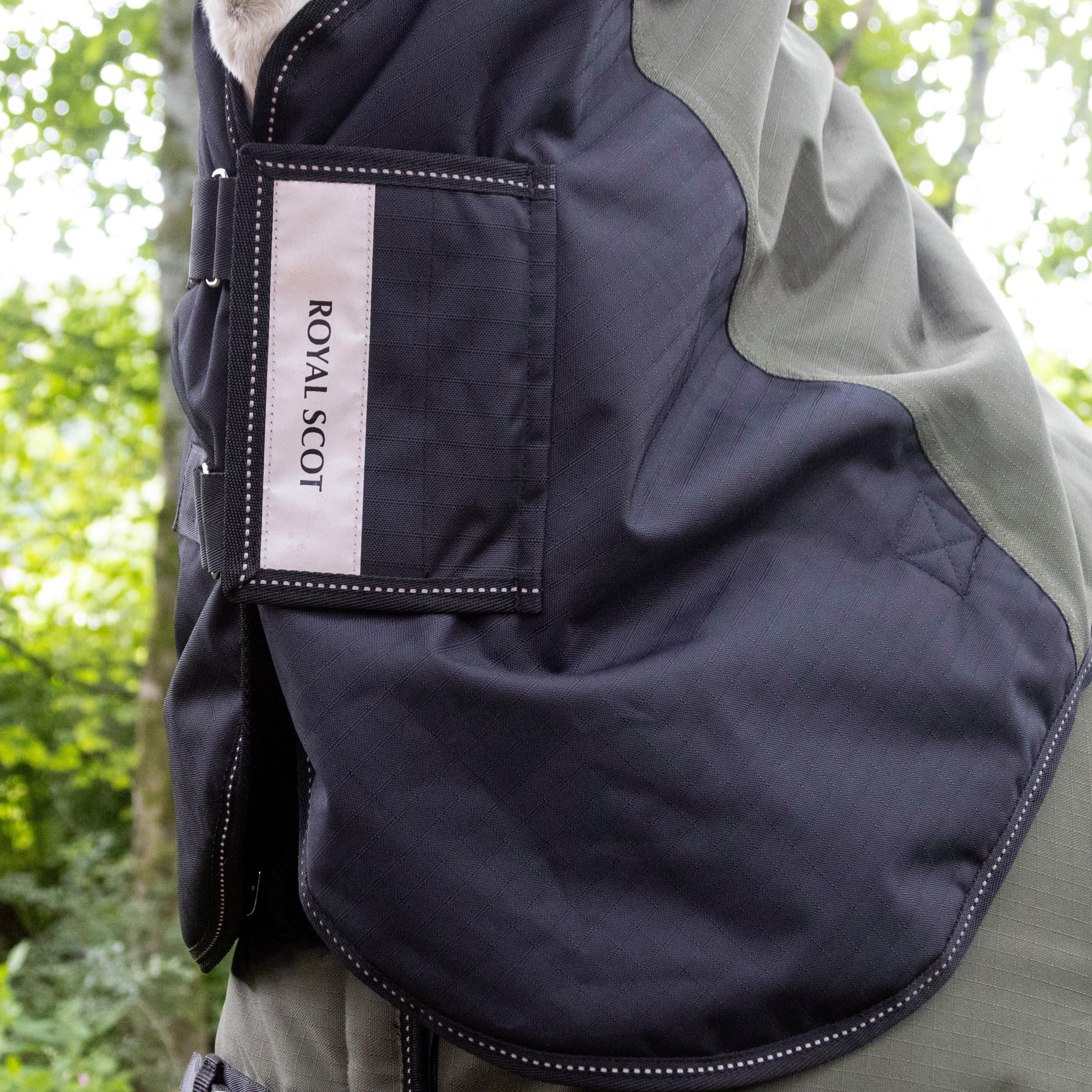 Pro 200g Turnout Rug Olive/Black