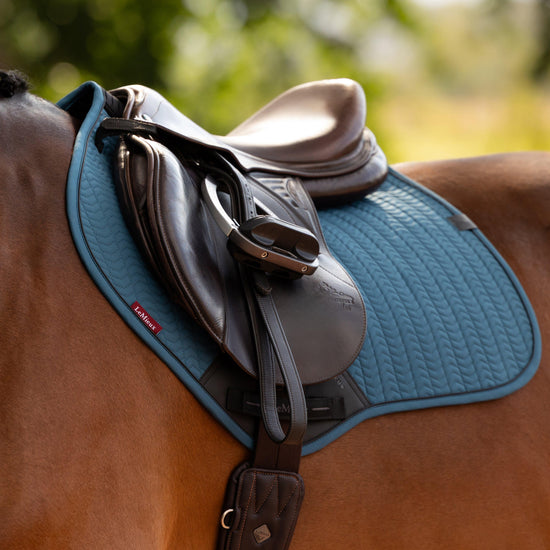 Essence Close Contact Square Saddle Pad Jungle