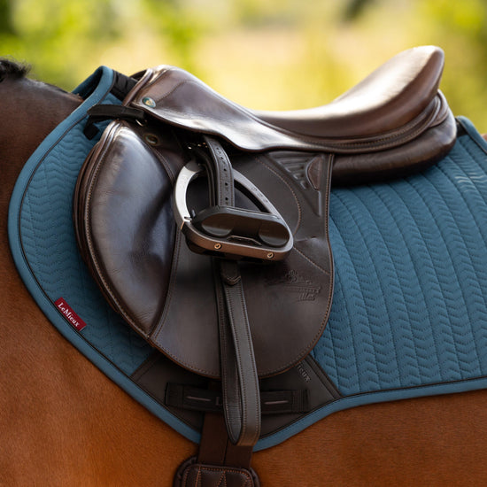 Essence Close Contact Square Saddle Pad Jungle