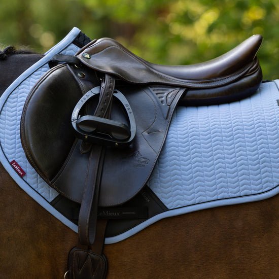 Essence Close Contact Square Saddle Pad Powder Blue