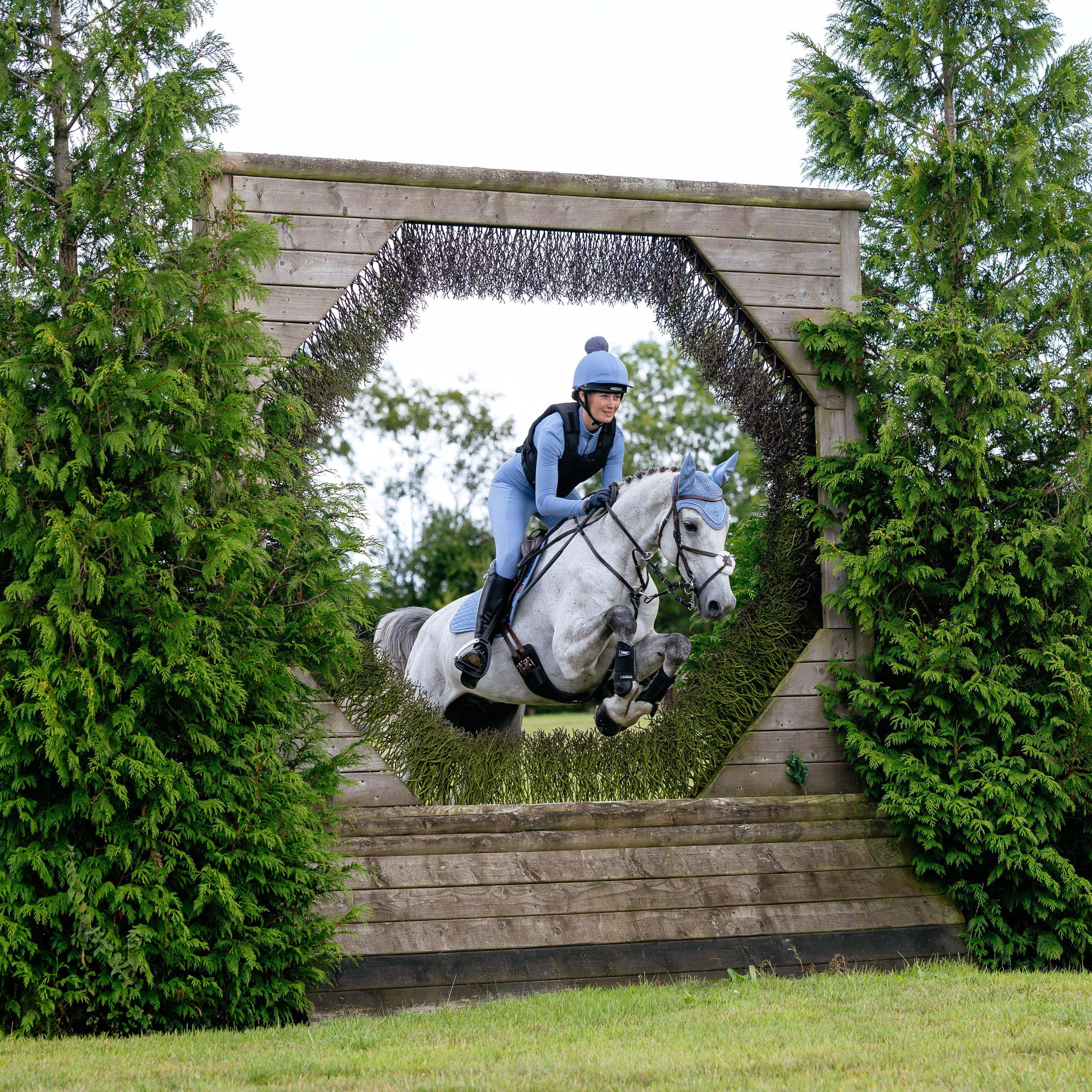 Suede Close Contact Saddle Pad Powder Blue