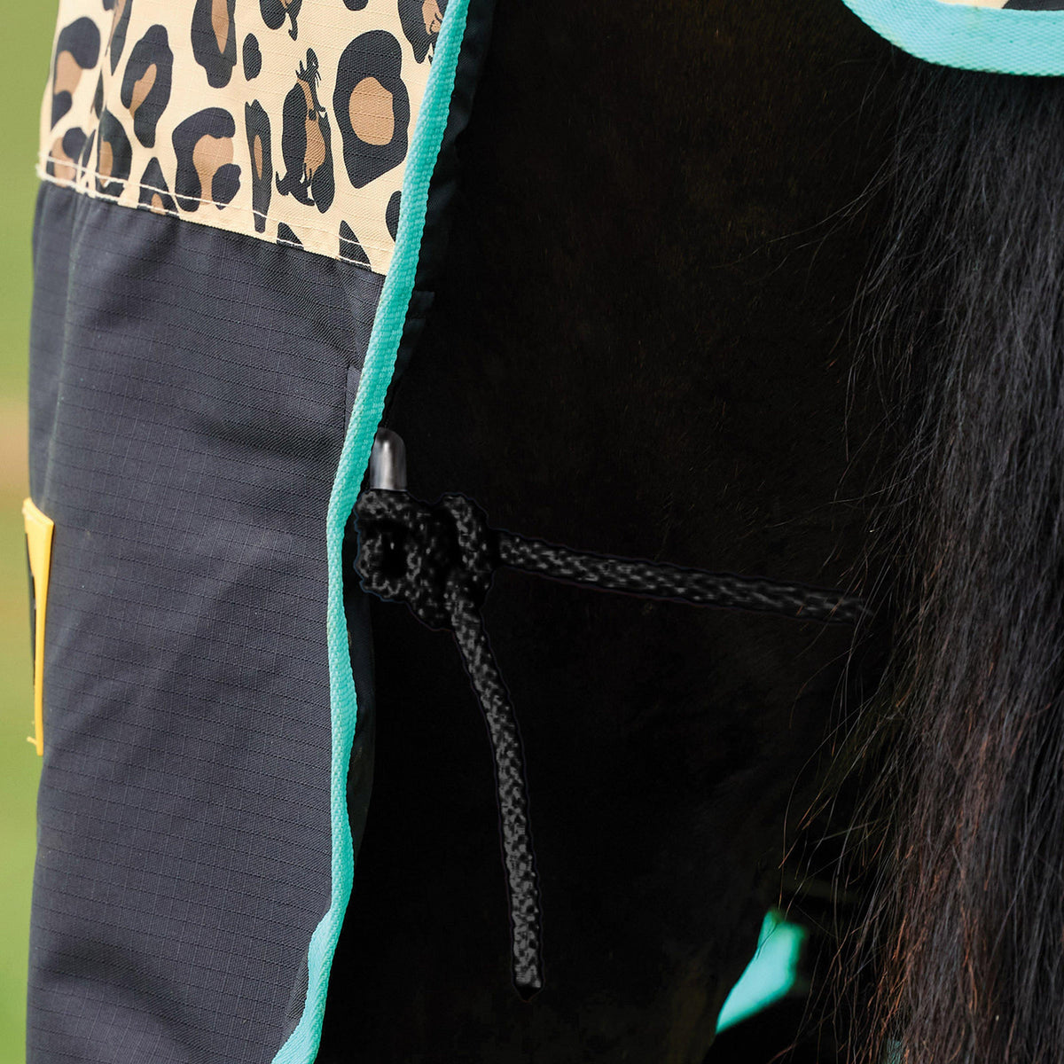 Defiant Combo Neck Stable Rug 200G